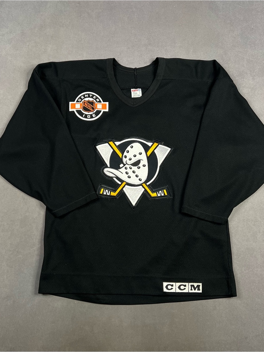 CCM Anaheim Mighty Ducks NHL Center Ice Jersey Black Medium Vintage